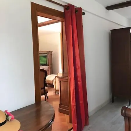 Le Des Francs Bourgeois Дом отдыха