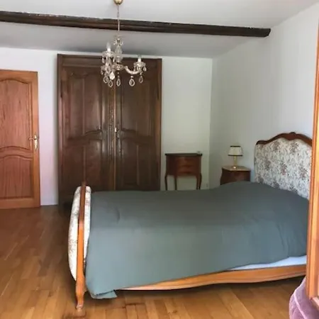 Le Des Francs Bourgeois Дом отдыха *