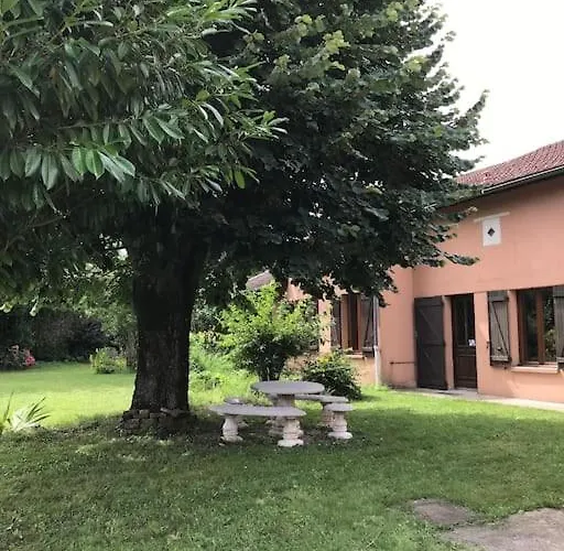 Le Des Francs Bourgeois בית נופש